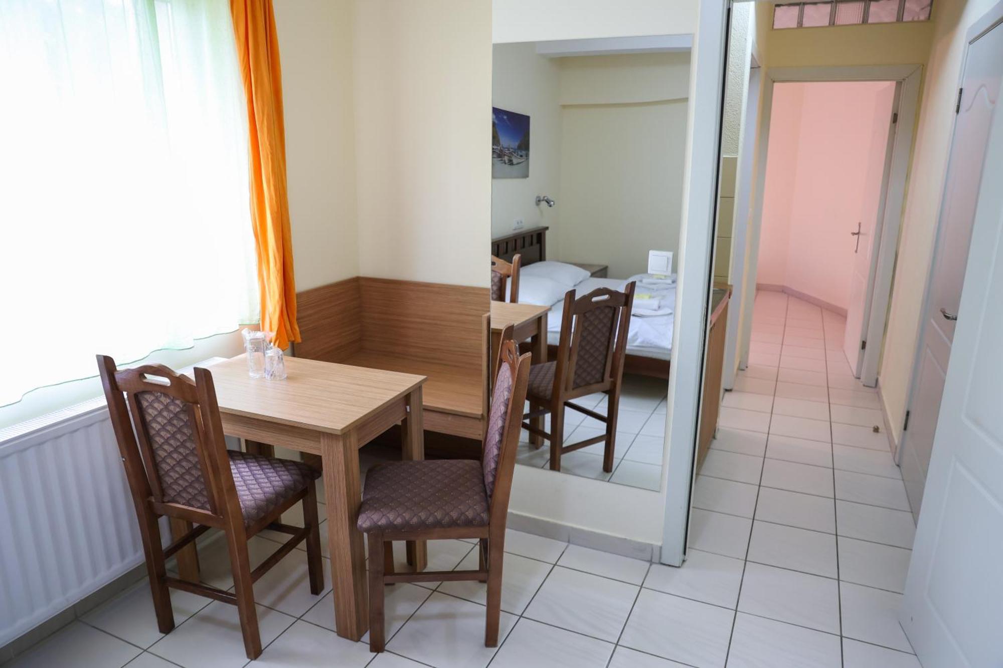 Marex Centar Hotel Jabuka Exterior foto